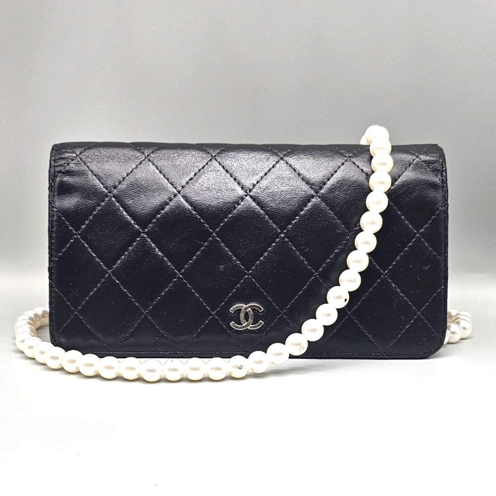 🖤CHANEL Black Quilted Leather Clutch/Wallet🖤